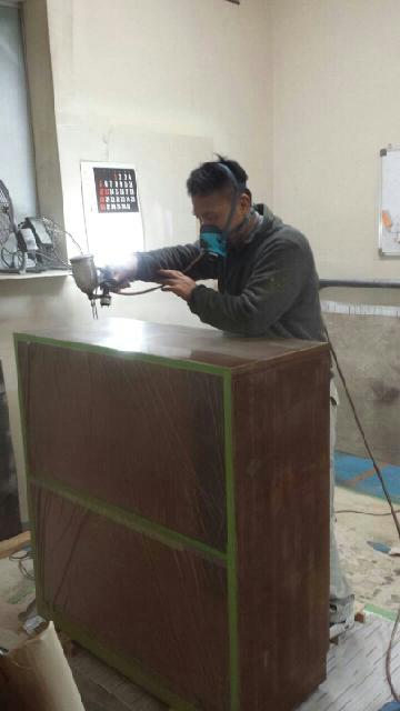 東京墨田店重田さん塗装研修中