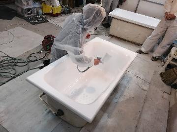 浴槽塗装の光景