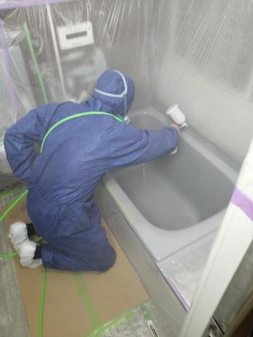 浴槽塗装研修の光景